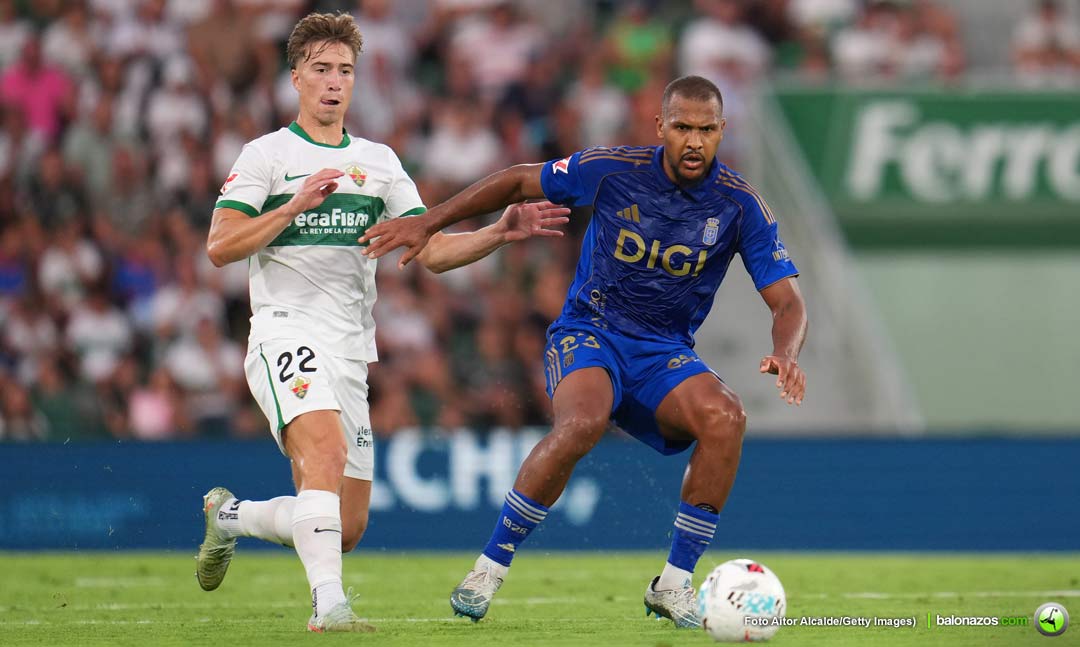 Salomón Rondón estará en el ataque del Oviedo ante el Valencia este lunes 29